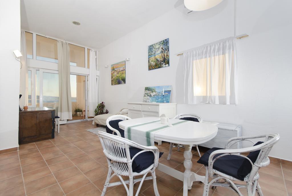 Apartment Croatia Art ドラスニセ 部屋 写真