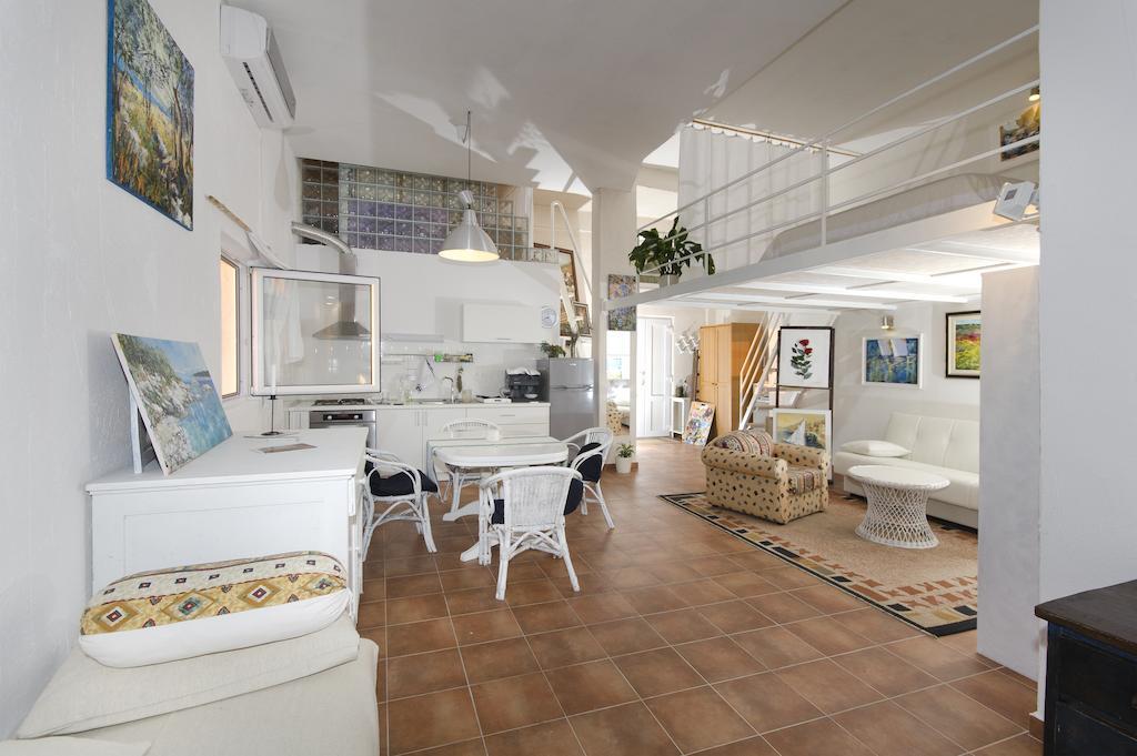 Apartment Croatia Art ドラスニセ 部屋 写真